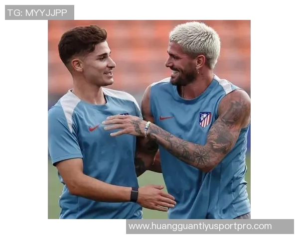 德保罗社媒欢庆季后赛首战胜利激励球队继续前行