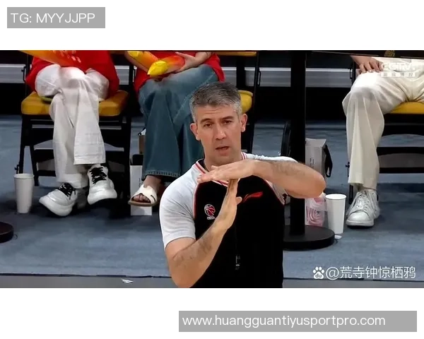 布克呼吁裁判在比赛中保持一致性吹罚标准应对等对待双方动作